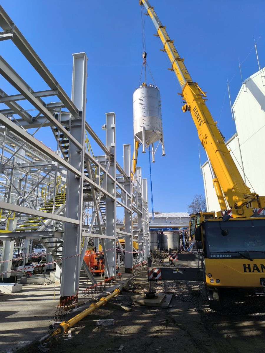 Nerezové nádoby z Pacova pro výrobu nitrocelulózy