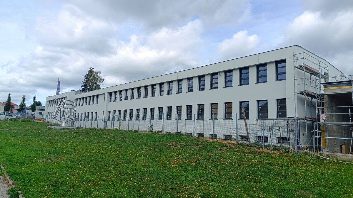 Rekonstrukce CHARVÁT Pacovských strojíren se blíží do finále